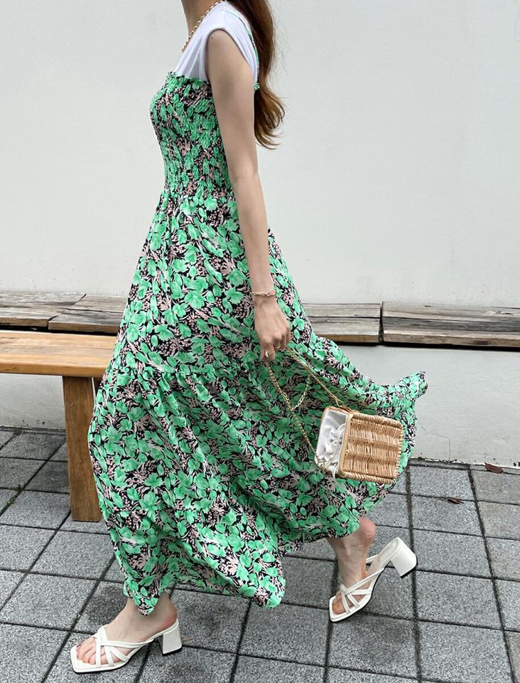 【10%OFF】プリントキャミワンピース・全3色・t72639 レディース 【ops】ワンピース ロング丈 キャミワンピース 柄 模様 スクエアネック 鎖骨 デコルテ リゾート ティアード フレア 春 夏 フェミニン グリーン 緑 韓国ファッション ハイホリHIHOLLI セール SALE