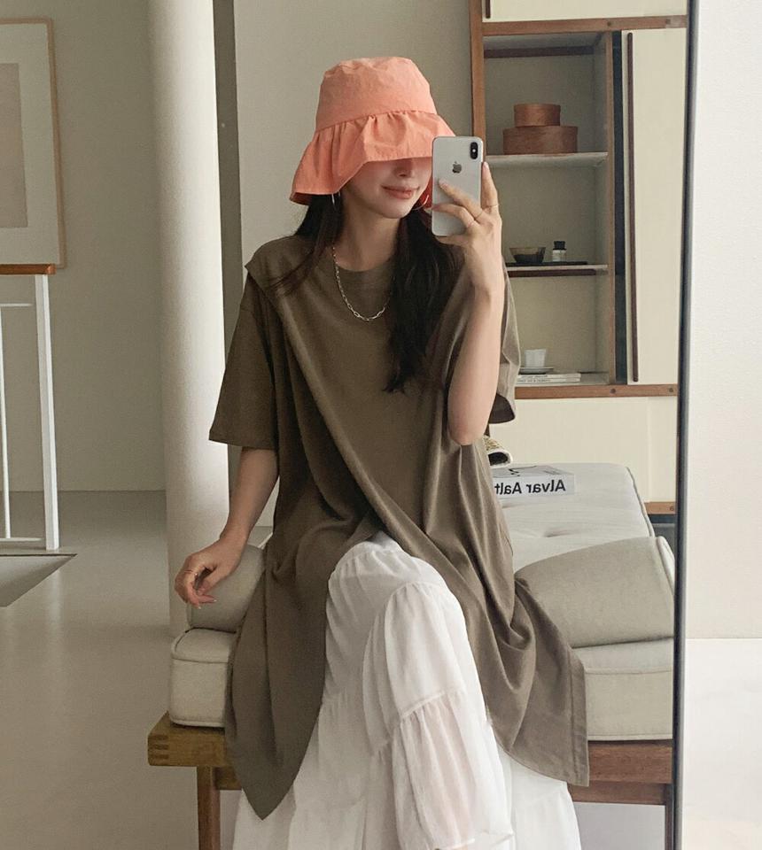 ダイアゴナルスリットロングTシャツ・全5色・b72637 レディース 【tops】トップス 半袖 Tシャツ 単色 無地 シンプル パステル ドロップショルダー ルーズ 楽ちん ラフ ロング丈 春 夏 カジュアル ピンク 緑 白 黒 韓国ファッション ハイホリHIHOLLI