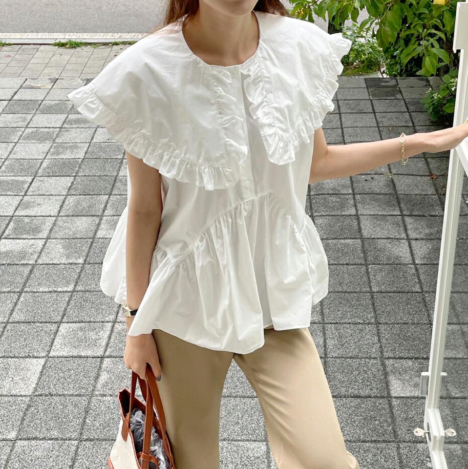 ビッグフリルカラーブラウス・全3色・t72627 レディース 【bl】ブラウス トップス ノースリーブ 二の腕カバー 襟コン お腹カバー 体型カバー 単色 無地 フリル アンバランス 春 夏 フェミニン ガーリー 白 韓国ファッション ハイホリHIHOLLI