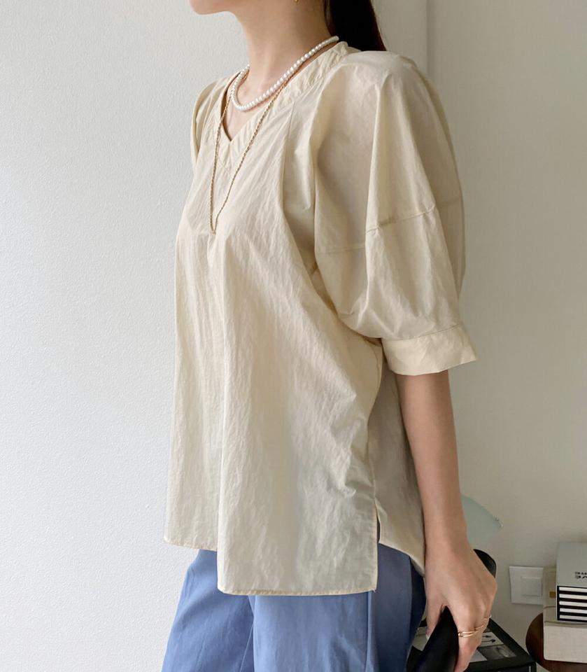 Vネックリボンブラウス・全3色・b72625 レディース 【bl】ブラウス トップス 半袖 単色 無地 シンプル ベーシック Vネック 鎖骨 デコルテ パステル 二の腕カバー バックシャン パフ袖 春 夏 フェミニン 黄緑 韓国ファッション ハイホリHIHOLLI