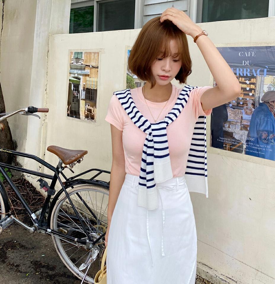 レーヨン混ラウンドネック半袖Tシャツ・全4色・t00906 レディース 【tops】トップス Tシャツ 半袖 単色 無地 シンプル ベーシック 大人 カジュアル ラウンドネック ピチT ピンク パステル クロップド丈 Y2K 夏 韓国ファッション