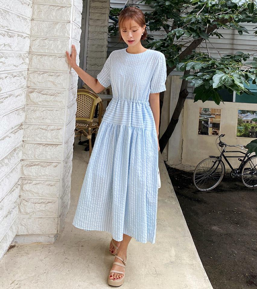 ストライプストリングワンピース・全2色・b00902 レディース 【ops】ワンピース ロング丈 ロングワンピース 半袖 ストライプ柄 爽やか フレア フェミニン ラウンドネック 切り替え かわいい 可愛い 黄色 パステル エンボス 夏 韓国ファッション