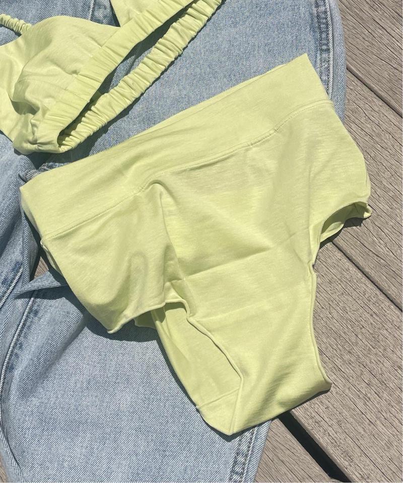 【MARCOMONDE / マルコモンド】 Lyicell Shorts ベッチュウカラー