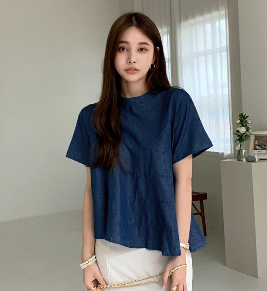 ステッチフレアデニムブラウス・全2色・b00823 レディース 【bl】ブラウス トップス 半袖 柄 模様 デニム フレア ステッチ お腹カバー ハーフネック 綿 コットン 春 夏 カジュアル フェミニン 青 ブルー 韓国ファッション ハイホリHIHOLLI