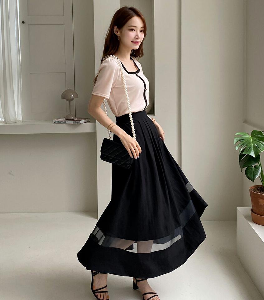 【10%OFF】スクエアネック配色ボタンブラウス・全3色・t00821 レディース 【bl】ブラウス トップス 半袖 柄 模様 配色 スクエアネック 鎖骨 デコルテ ボタン ライン モノトーン パフスリーブ パフ袖 春 夏 ワッフル 白 黒 韓国ファッション ハイホリHIHOLLI セール SALE