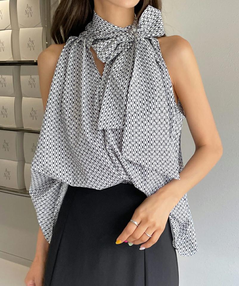 2WAYホルターネックパターンノースリーブ・全2色・b68052 レディース 【tops】トップス スリーブレス ノースリーブ ホルターネック 総柄 りぼん リボン チェーン柄 襟コン フレア 高級感 大人 ハイネック 骨ウェ 骨格ウェーブ 体型カバー お腹カバー 夏 韓国ファッション
