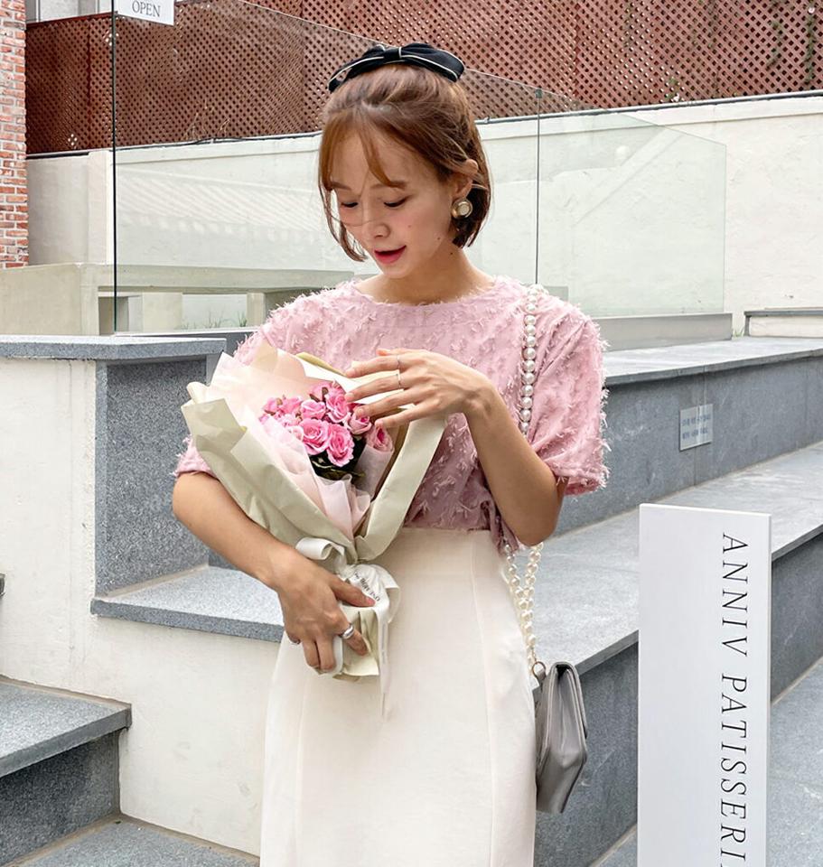 フェザー調シアーブラウス・全3色・t68006 レディース 【bl】トップス ブラウス 半袖 ハーフスリーブ シアー フェザー調 ユニーク テクスチャ— ラウンドネック シンプル パフスリーブ 可愛い かわいい 高級感 ピンク 夏 韓国ファッション