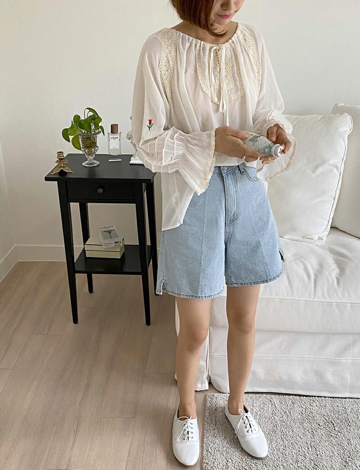 ストリング付刺繍レースパフブラウス・全1色・t68009 レディース 【bl】トップス ブラウス 長袖 袖コン レース 刺繍 ストリング 花柄 フェミニン カントリー ガーリー ラウンドネック オフショルダー ラグラン 肩出し 春 夏 韓国ファッション