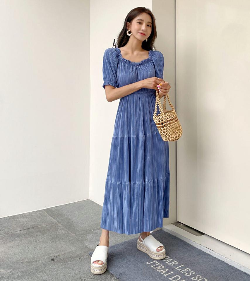 【10%OFF】2WAYプリーツフレアワンピース・全3色・t68049 レディース 【ops】ワンピース ロング丈 半袖 ハーフスリーブ プリーツ フレア 二の腕カバー パフスリーブ フェミニン 揺れ感 オフショルダー 肩出し ゴム ティアード 青 夏 韓国ファッション セール SALE