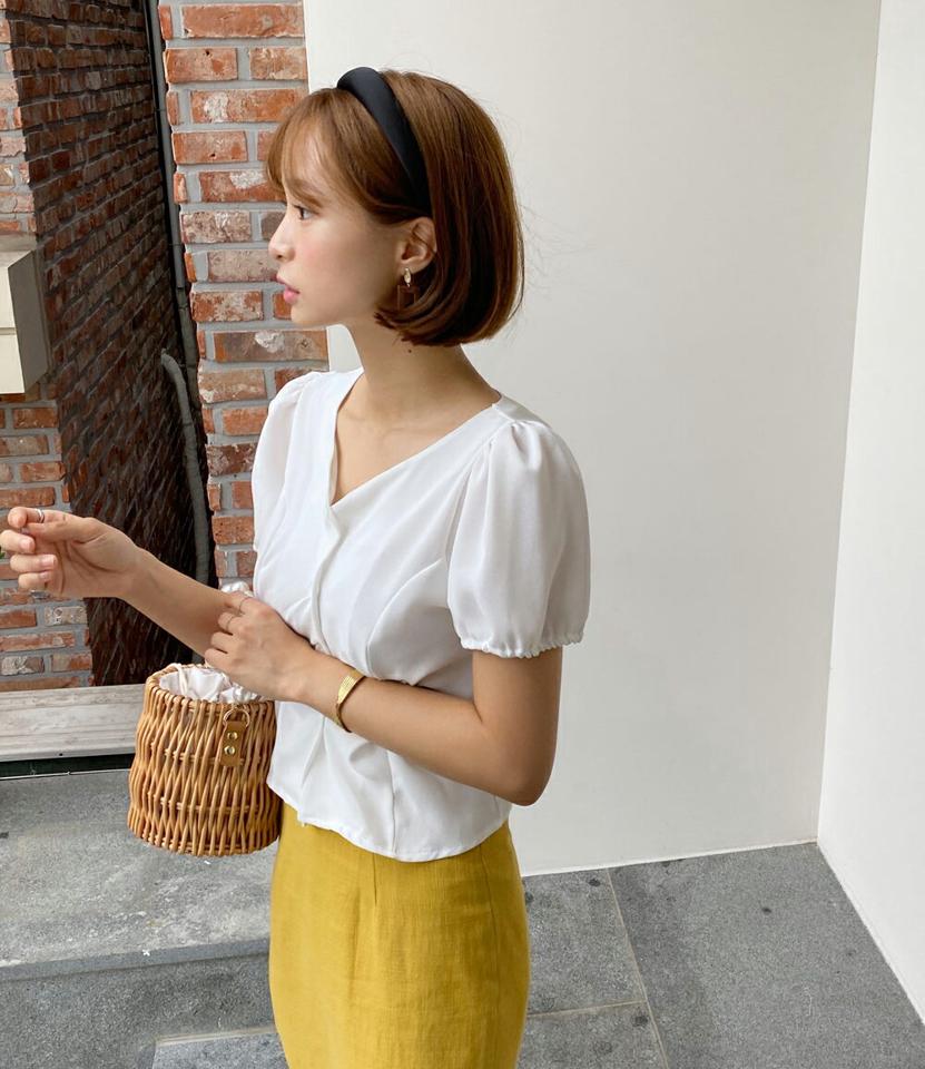 Vネックシャーリングパフブラウス・全4色・t68003 レディース 【bl】トップス ブラウス 半袖 Vネック シャーリング パフスリーブ フェミニン かわいい 可愛い ピンク 夏 韓国ファッション