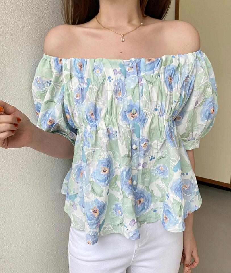2WAYフローラルブラウス・全2色・b67377 レディース 【bl】トップス ブラウス 半袖 ハーフスリーブ オフショルダー 肩出し 花柄 レトロ パステル ダイアモンドネック デコルテ 鎖骨 くすみボタン パフスリーブ パステル 水色 夏 韓国ファッション