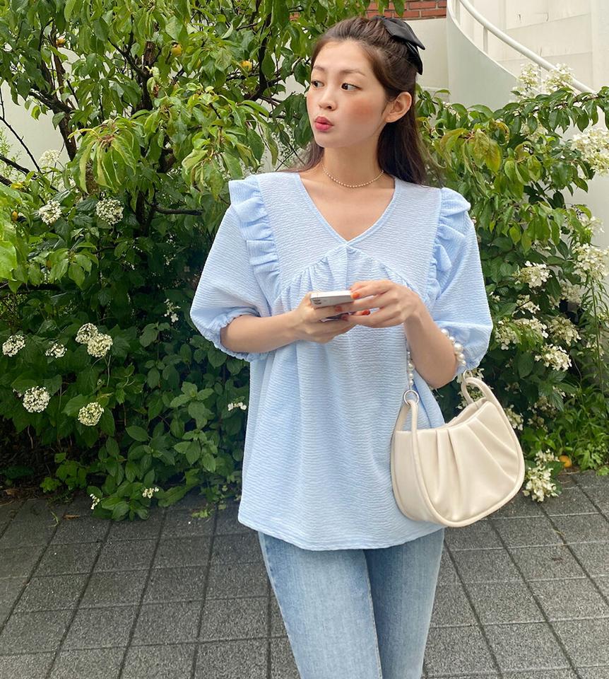 リンクルVネックフリルブラウス・全4色・t67378 レディース 【bl】トップス ブラウス 半袖 ハーフスリーブ リンク Vネック フリル ガーリー かわいい 可愛い 二の腕カバー フェミニン 切り替え パステル 水色 単色 無地 春 夏 韓国ファッション
