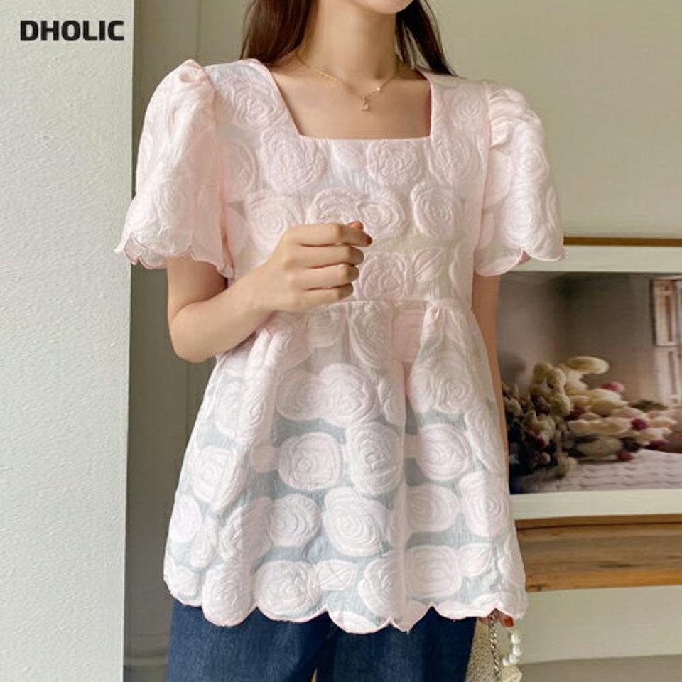 ローズパターンペプラムブラウス・全3色・t67384 レディース 【bl】トップス ブラウス ペプラム 透け感 シアー シースルー 花柄 お腹カバー スクエアネック デコルテ パフスリーブ 二の腕カバー フェミニン ピンク ジャガード 夏 韓国ファッション