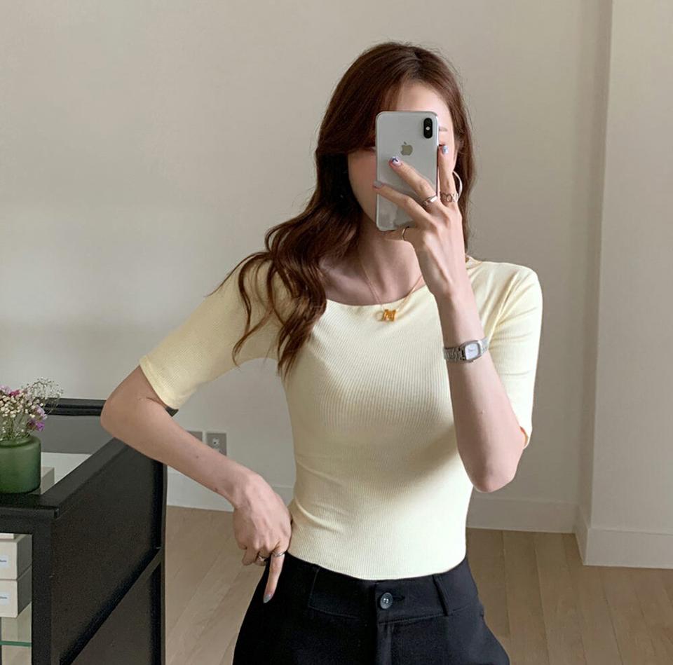 アシメネックスリムTシャツ・全3色・t72371 レディース 【tops】トップス Tシャツ 半袖 単色 無地 シンプル ユニーク アシメネック スリム 細身 タイト クロップド丈 春 夏 大人 シック 黒 ブラック 韓国ファッション ハイホリHIHOLLI
