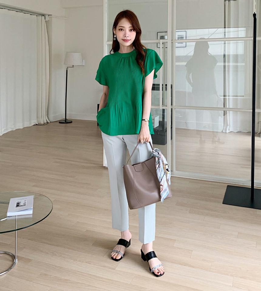 【10%OFF】プリーツフリルブラウス・全3色・b72377 レディース 【bl】ブラウス トップス 半袖 単色 プリーツ フリル お腹カバー オフィスカジュアル ハーフネック フレア 上品 春 夏 フェミニン 緑 グリーン 韓国ファッション ハイホリHIHOLLI セール SALE