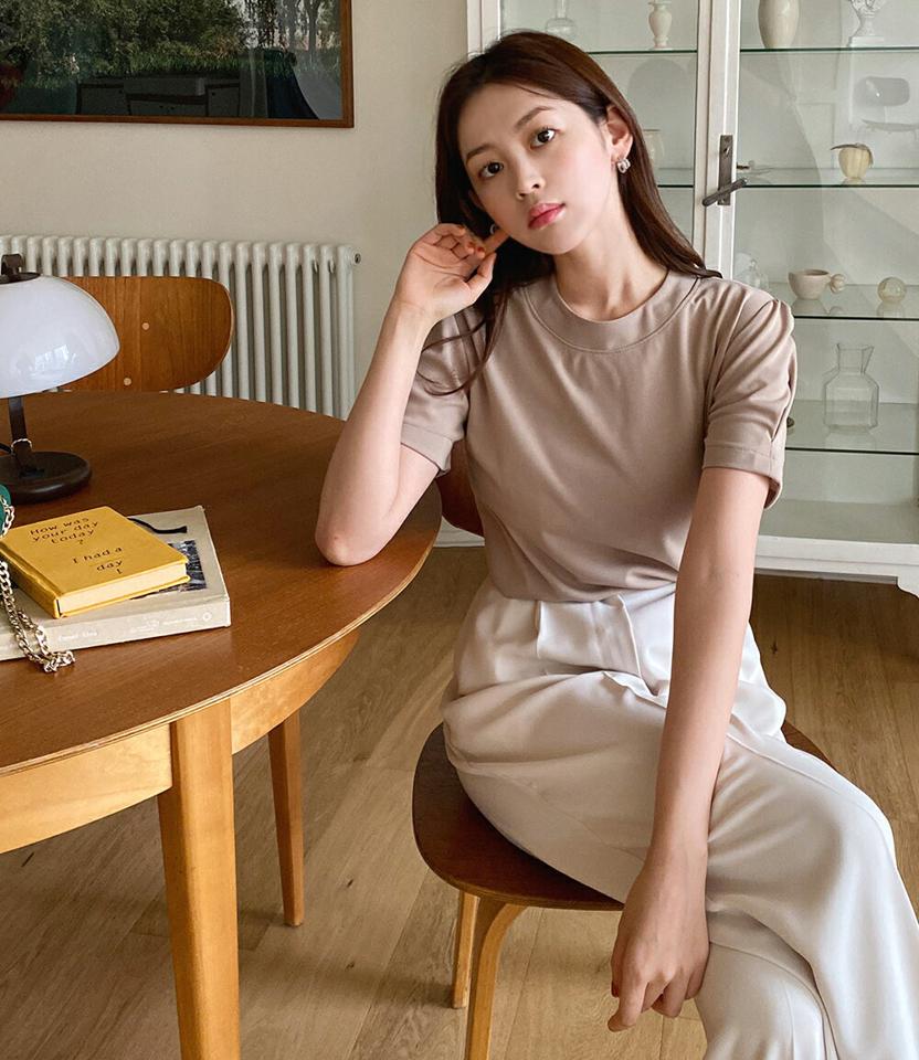カットアウトリボンTシャツ・全3色・b01364 レディース 【tops】トップス Tシャツ バックリボン バックシャン りぼん カットアウト 背中見せ 半袖 レイヤード風 大人 パフスリーブ ラウンドネック タック かわいい 夏 韓国ファッション