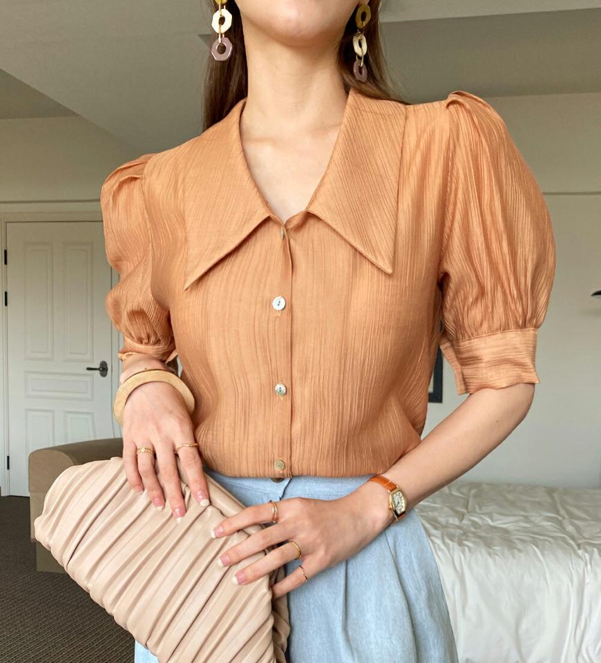 【10%OFF】リンクルシースルーカラーブラウス・全4色・t72673 レディース 【bl】ブラウス トップス 半袖 襟 ぼたん ボタン 単色 シンプル ベーシック リンクル シースルー 二の腕カバー シアー 透け感 Vネック 春 夏 オレンジ 韓国ファッション ハイホリHIHOLLI セール SALE