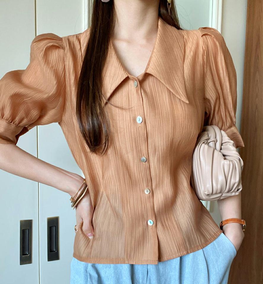 【10%OFF】リンクルシースルーカラーブラウス・全4色・t72673 レディース 【bl】ブラウス トップス 半袖 襟 ぼたん ボタン 単色 シンプル ベーシック リンクル シースルー 二の腕カバー シアー 透け感 Vネック 春 夏 オレンジ 韓国ファッション ハイホリHIHOLLI セール SALE