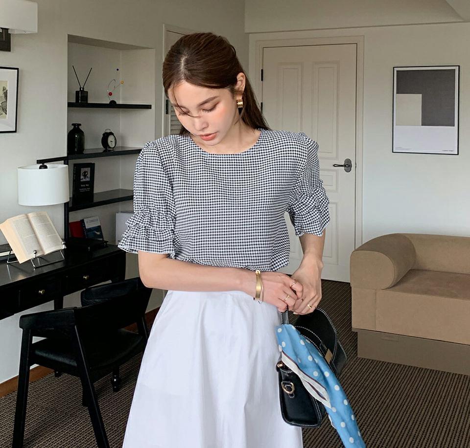 【10%OFF】チェックフリルパフブラウス・全3色・t72672 レディース 【bl】ブラウス トップス 半袖 柄 模様 チェック ギンガムチェック フリル パフスリーブ パフ袖 二の腕カバー 春 夏 ガーリー モノトーン 白 黒 韓国ファッション ハイホリHIHOLLI セール SALE