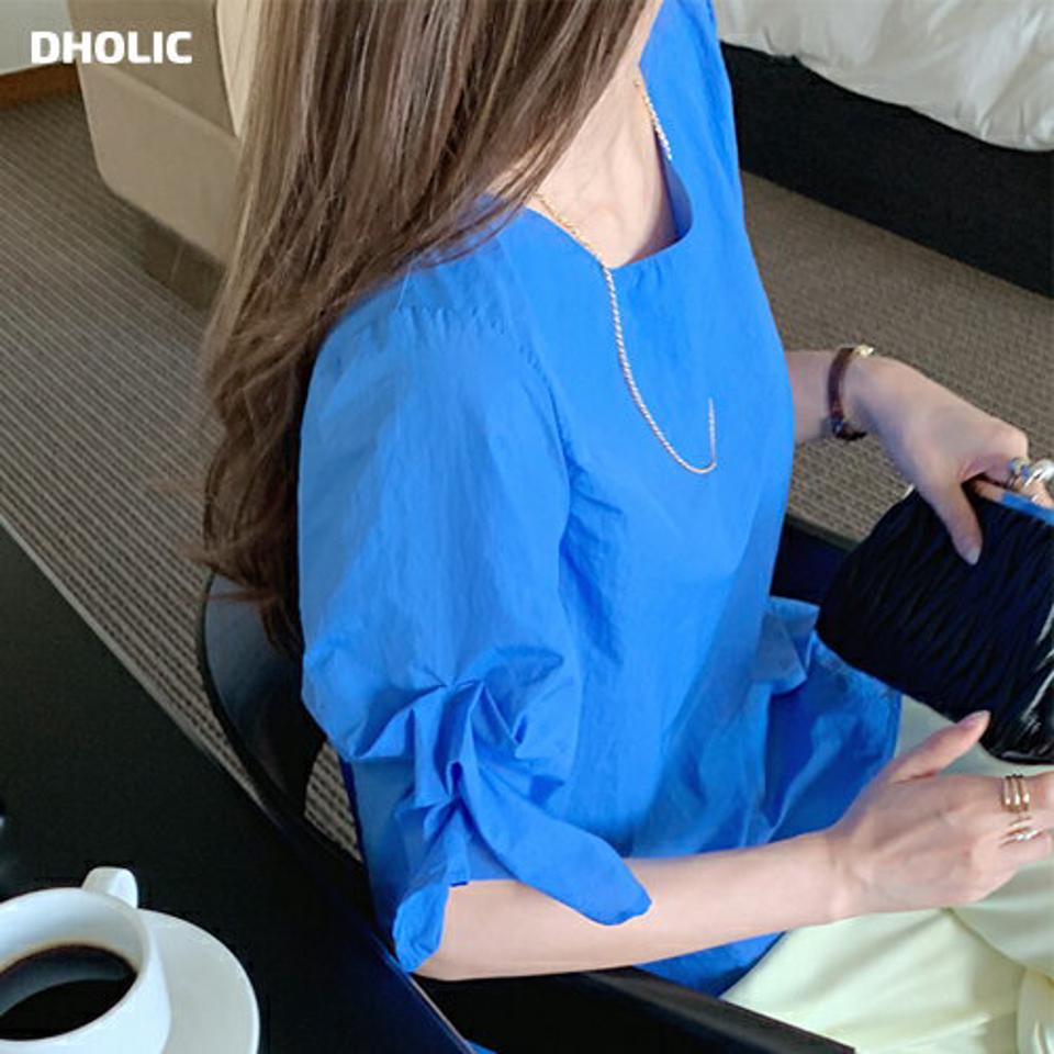 ナイロン混パフスリーブブラウス・全3色・b72669 レディース 【bl】ブラウス トップス 半袖 無地 ユニーク シンプル ベーシック オフィスカジュアル タック 二の腕カバー ナイロン混 春 夏 フェミニン 青 ブルー 韓国ファッション ハイホリHIHOLLI