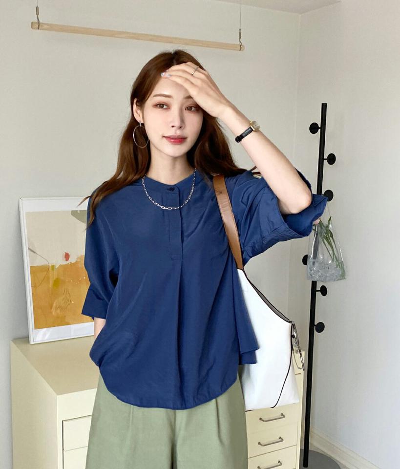 タックスリーブフレアブラウス・全3色・b72668 レディース 【bl】ブラウス トップス 七分袖 7分袖 7分丈 七分丈 単色 無地 シンプル ベーシック オフィスカジュアル タック フレア お腹カバー 春 夏 シック 紺 韓国ファッション ハイホリHIHOLLI