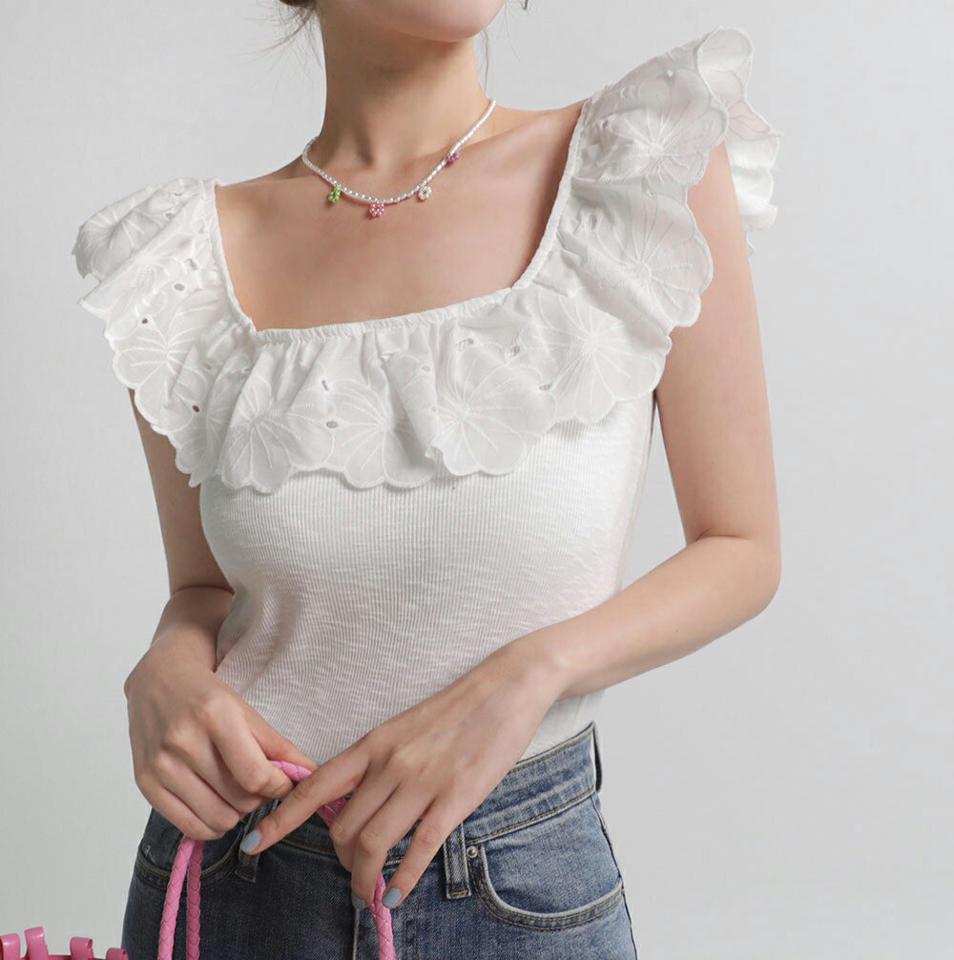 【10%OFF】アイレットレースショルダーリブTシャツ・全3色・b67433 レディース 【tops】トップス スリーブレス ノースリーブ アイレットレース 袖コン 二の腕カバー ショートスリーブ フェミニン デコルテ 鎖骨 かわいい 可愛い 大人 白 夏 韓国ファッション セール SALE