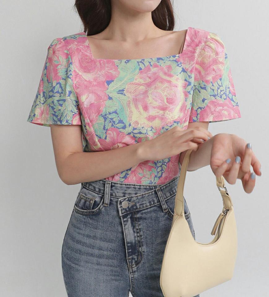 【10%OFF】花柄スクエアネックパフブラウス・全2色・b67421 レディース 【bl】トップス ブラウス 半袖 スクエアネック パフスリーブ 花柄 モダン デコルテ 大人 レトロ かわいい 二の腕カバー 黄色 夏 韓国ファッション セール SALE