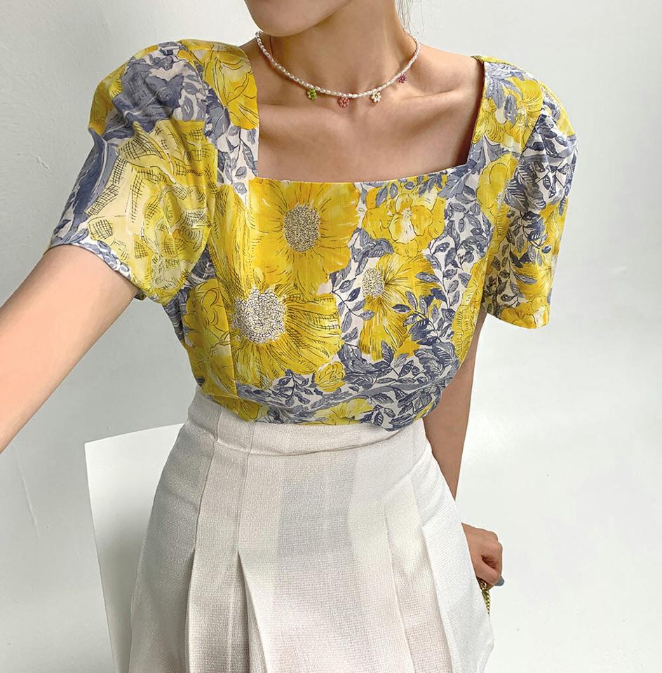 【10%OFF】花柄スクエアネックパフブラウス・全2色・b67421 レディース 【bl】トップス ブラウス 半袖 スクエアネック パフスリーブ 花柄 モダン デコルテ 大人 レトロ かわいい 二の腕カバー 黄色 夏 韓国ファッション セール SALE