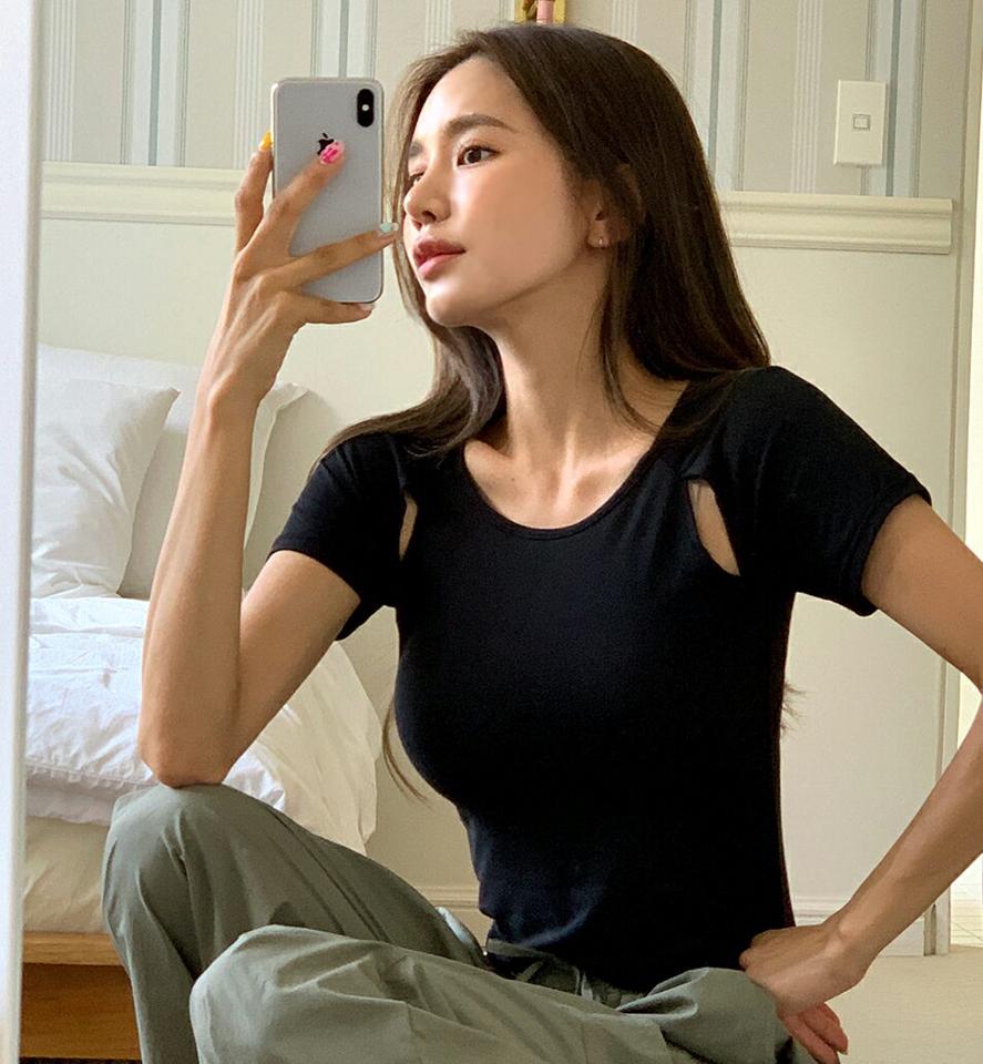 【10%OFF】ショルダースリットラグランTシャツ・全4色・t66947 レディース 【tops】トップス Tシャツ 半袖 カットアウト スリット ラグランスリーブ ラウンドネック デコルテ 鎖骨 タイト スリム クロップド丈 ピンク 夏 韓国ファッション セール SALE