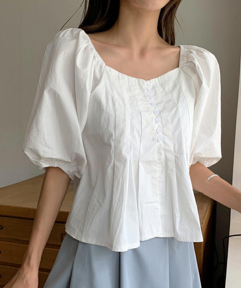 【10%OFF】2WAYボタンパフブラウス・全3色・b68100 レディース 【bl】トップス ブラウス 半袖 パフスリーブ ハーフスリーブ 二の腕カバー タック パステル 水色 ガーリー かわいい 可愛い フレア オフショルダー 肩出し 夏 韓国ファッション セール SALE