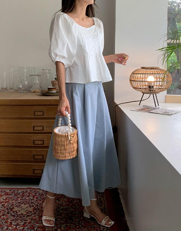 【10%OFF】2WAYボタンパフブラウス・全3色・b68100 レディース 【bl】トップス ブラウス 半袖 パフスリーブ ハーフスリーブ 二の腕カバー タック パステル 水色 ガーリー かわいい 可愛い フレア オフショルダー 肩出し 夏 韓国ファッション セール SALE