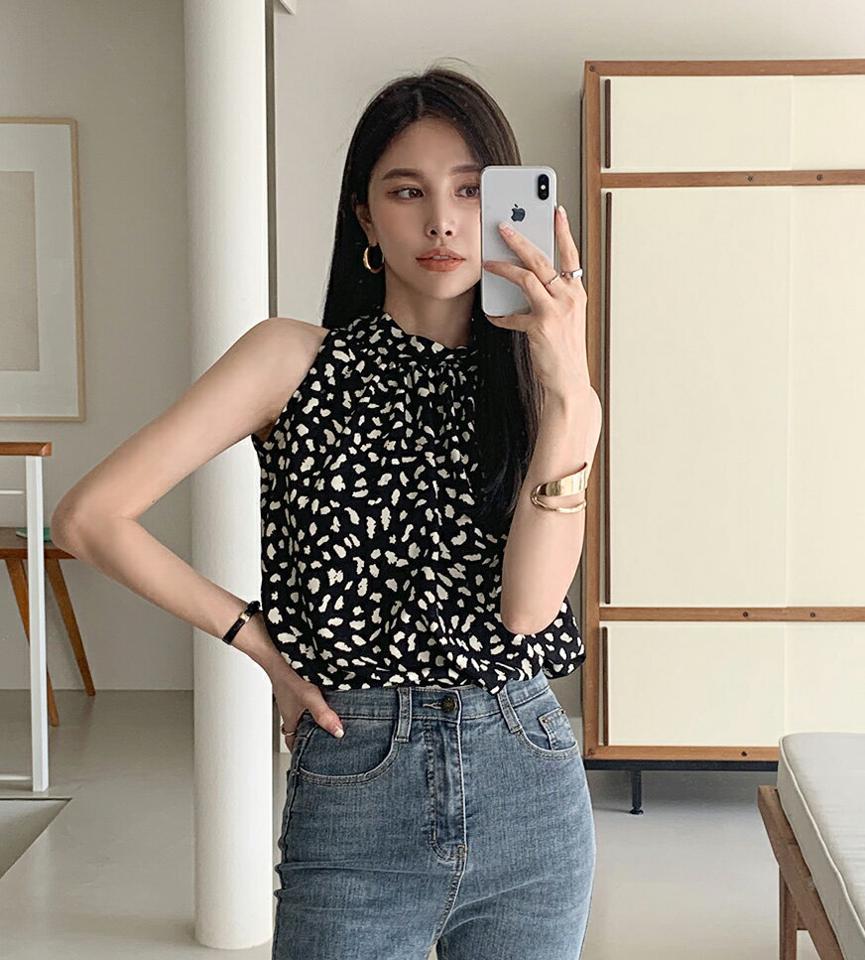 レオパードホルターネックノースリーブ・全3色・e00885 レディース 【tops】トップス ノースリーブ スリーブレス 柄 模様 レオパード柄 ヒョウ柄 パステル ホルターネック アメリカンスリーブ 春 夏 水色 韓国ファッション ハイホリHIHOLLI