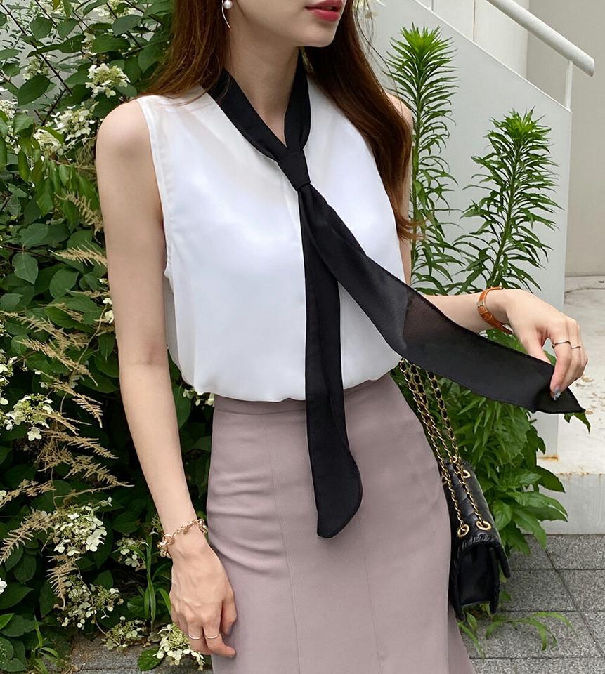 配色ボウタイノースリーブ・全2色・b00889 レディース 【tops】トップス ノースリーブ スリーブレス ボウタイ 配色 柄 模様 Vネック モノトーン 春 夏 大人 きれいめ フェミニン オフィスカジュアル 春 夏 白 黒 韓国ファッション ハイホリHIHOLLI