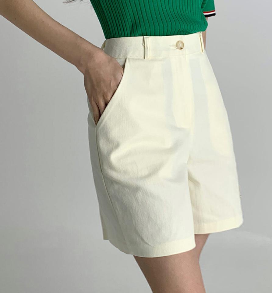 ストレートショートパンツ・全4色・t72750 レディース 【pt】パンツ ショート丈 ミニ丈 ショーパン ショートパンツ 単色 パステル ストレート 短パン ハイウエスト ダーツ ワイド 春 夏 カジュアル 黄色 韓国ファッション ハイホリHIHOLLI