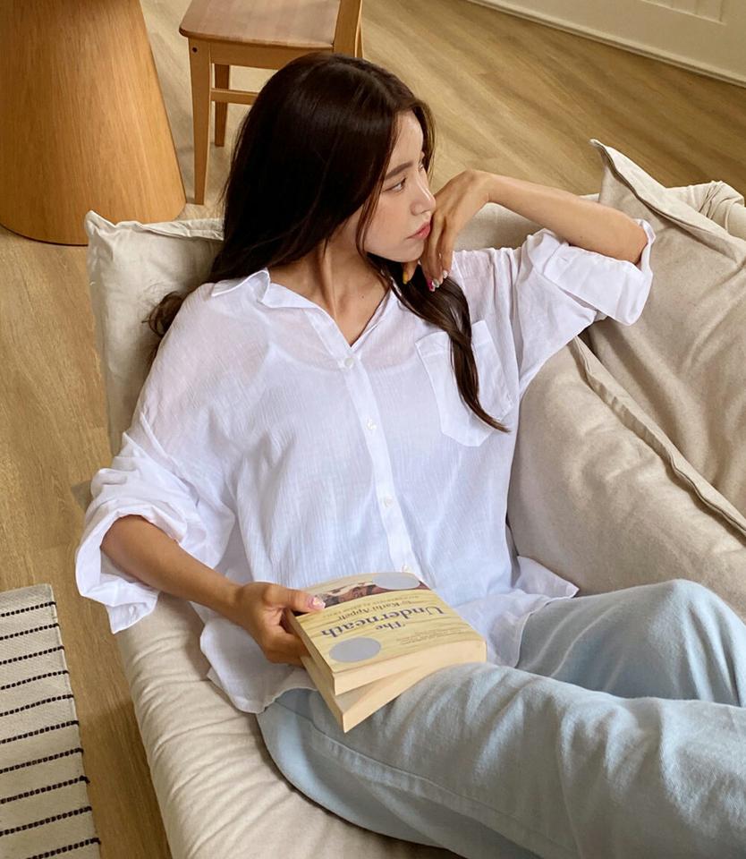 【10%OFF】リンクルバックスリットシアーシャツ・全3色・t01000 レディース 【bl】トップス シャツ 長袖 シアー 透け感 シースルー リンクル バックシャン スリット 襟 単色 無地 オーバーサイズ 体型カバー 大人 メンズライク 春 夏 韓国ファッション セール SALE