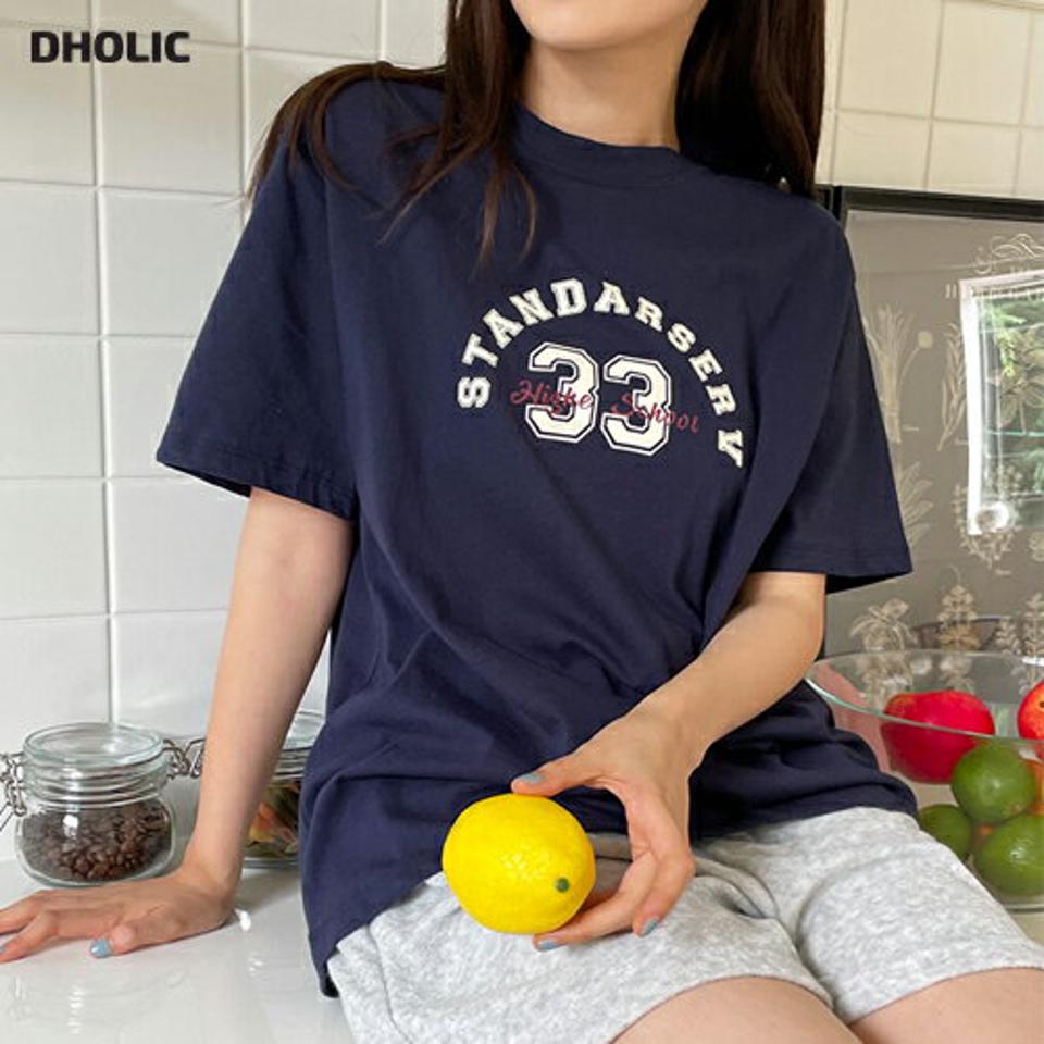 カーブレタリングTシャツ・全4色・t01046 レディース 【tops】トップス Tシャツ 半袖 ハーフスリーブ ロゴ レタリング カジュアル ラウンドネック ラフ ネイビー ロゴT 韓スト ストリート 夏 韓国ファッション