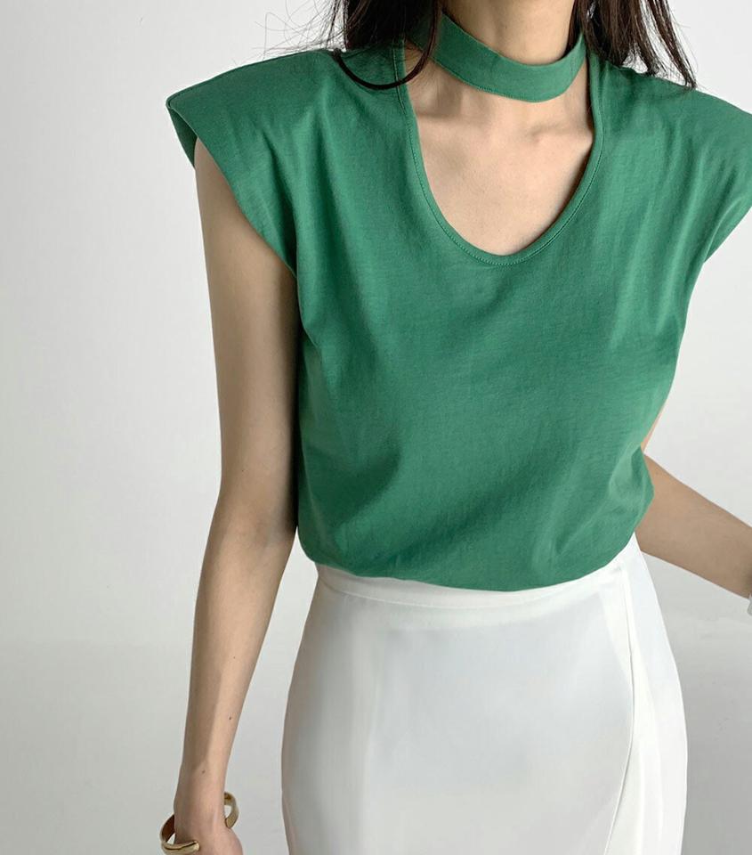 【10%OFF】チョーカーネックTシャツ・全2色・b72706 レディース 【tops】トップス Tシャツ 単色 無地 シンプル 黒 鎖骨 デコルテ フレンチスリーブ ノースリーブ スリーブレス スリット 肩パッド 春 夏 大人 フェミニン 韓国ファッション ハイホリHIHOLLI セール SALE