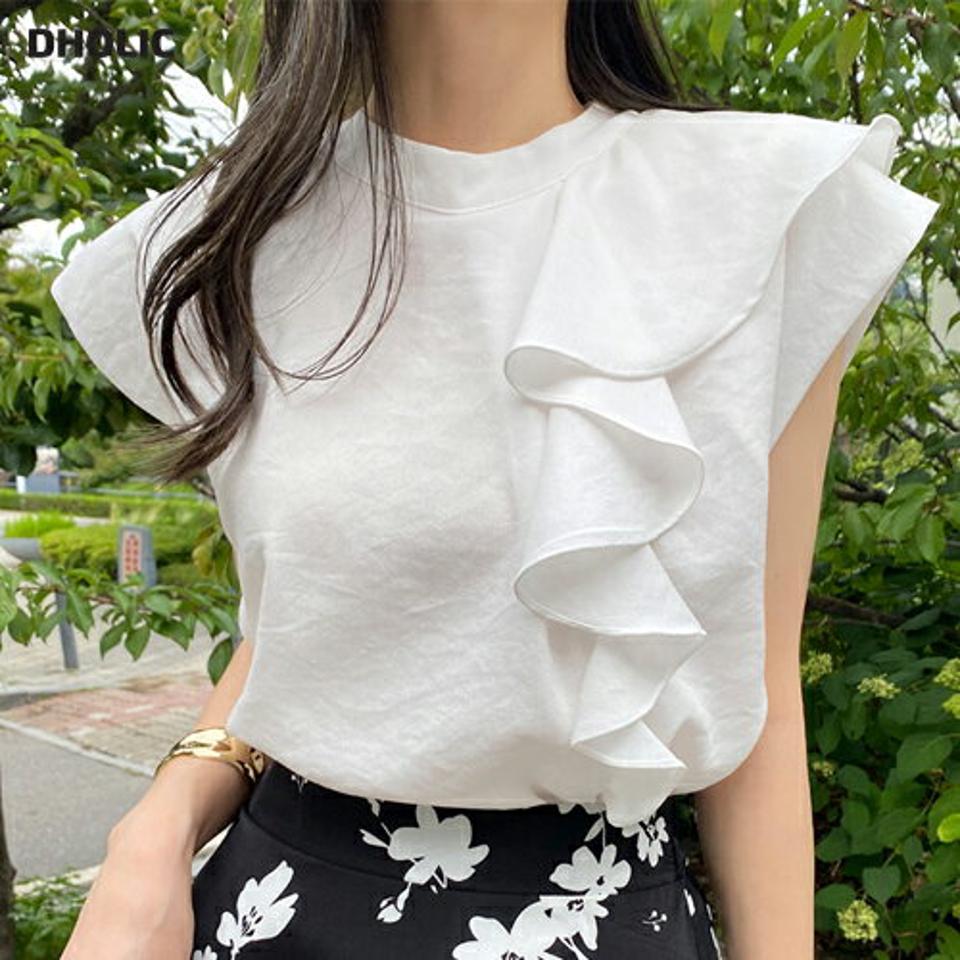 アシメラッフルブラウス・全4色・e72411 レディース 【bl】ブラウス トップス ラッフル アシメ 単色 無地 シンプル ユニーク ハーフネック タック フレンチスリーブ レーヨン混 春 夏 フェミニン 白 ホワイト 大人 韓国ファッション ハイホリHIHOLLI