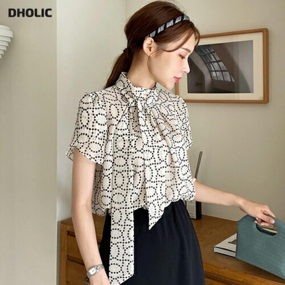 【10%OFF】ドットラインネックリボンブラウス・全3色・b72417 レディース 【bl】ブラウス トップス 半袖 柄 模様 ドット柄 リボン りぼん タック 上品 高級感 タイ きれいめ 大人 モノトーン 白 黒 春 夏 フェミニン 韓国ファッション ハイホリHIHOLLI セール SALE
