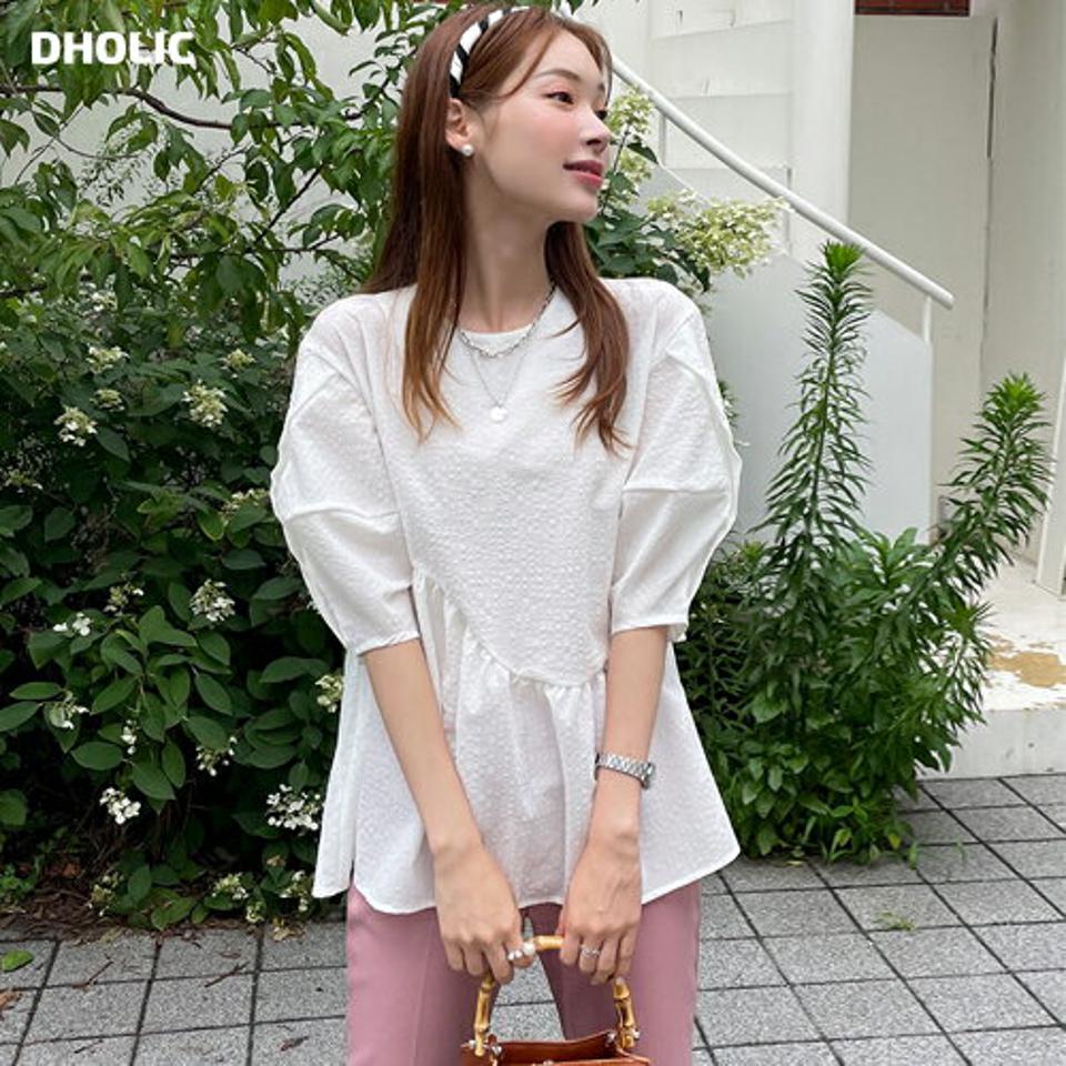 【10%OFF】ウェーブペプラムブラウス・全2色・b72415 レディース 【bl】ブラウス トップス 半袖 七分袖 7分袖 単色 シンプル 二の腕カバー お腹カバー ゆったり 楽ちん リンクル パフ袖 パフスリーブ 春 夏 フェミニン 白 韓国ファッション ハイホリHIHOLLI セール SALE