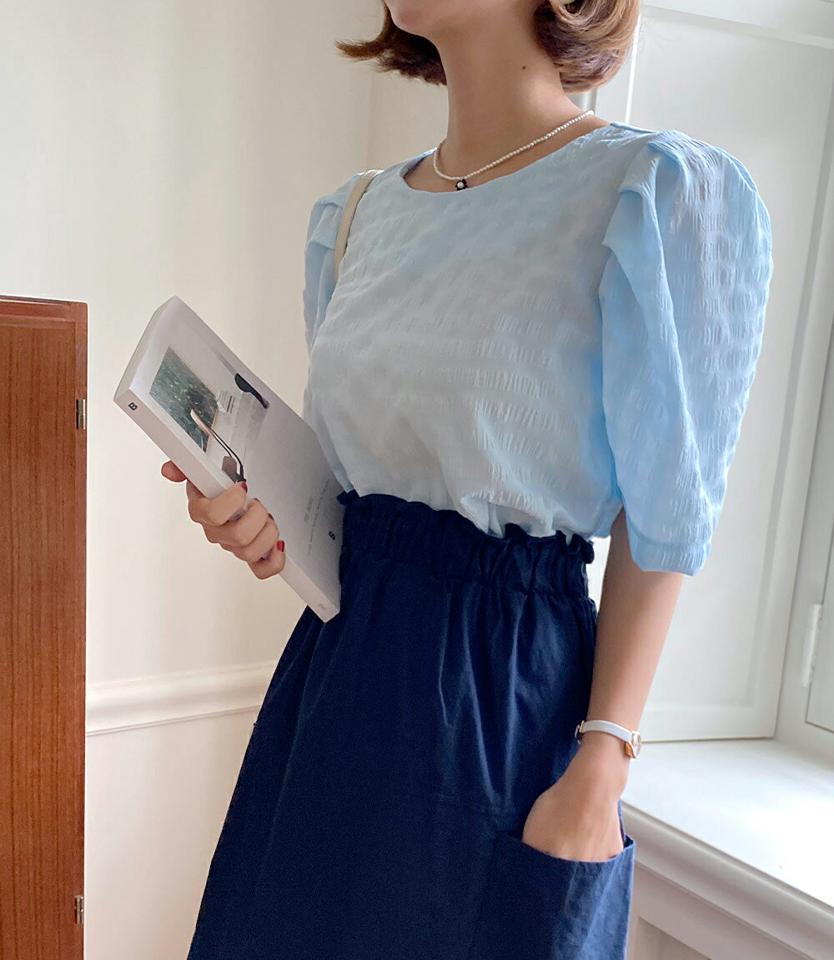 リンクルパフスリーブブラウス・全3色・t01407 レディース 【bl】トップス ブラウス 半袖 ハーフスリーブ パフスリーブ 二の腕カバー リンクル ラウンドネック かわいい 可愛い 水色 大人 夏 韓国ファッション