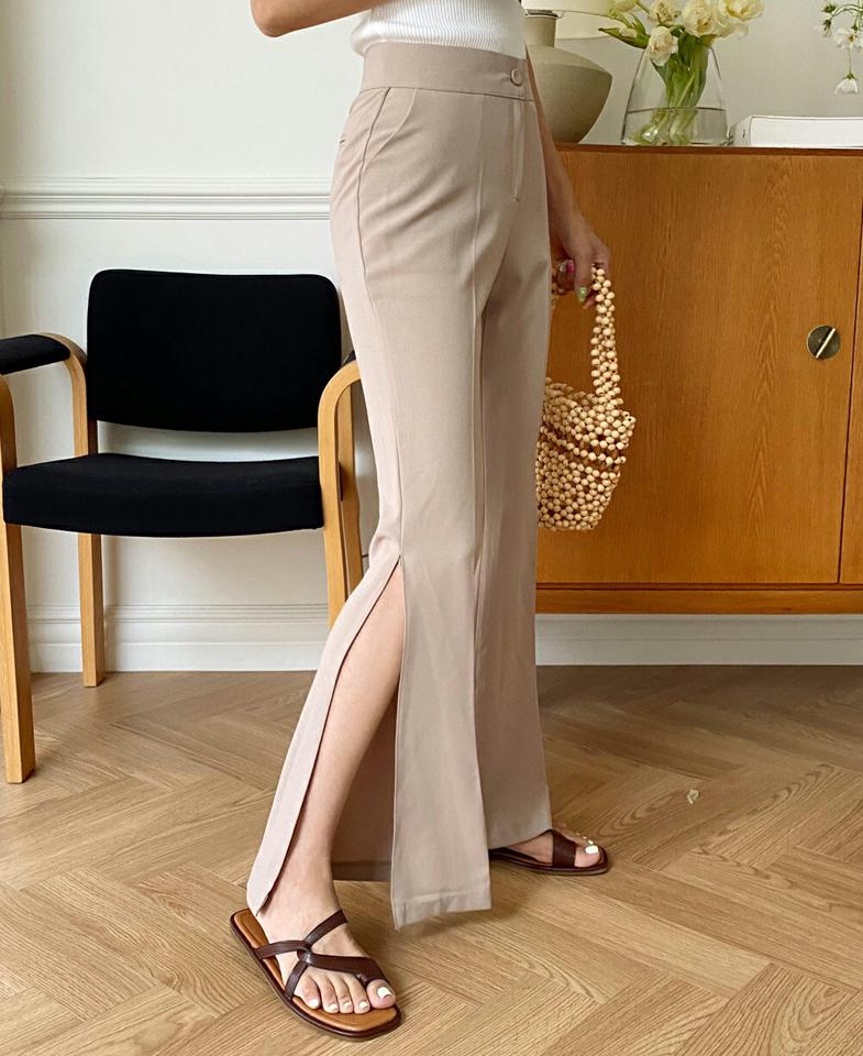 【10%OFF】サイドスリットフレアスラックス・全3色・t01394 レディース 【pt】パンツ ズボン スラックス ロングパンツ フレア 単色 無地 シンプル 大人 カジュアル センタープレス オフィスカジュアル スリム くるみボタン ベージュ 春 夏 韓国ファッション セール SALE