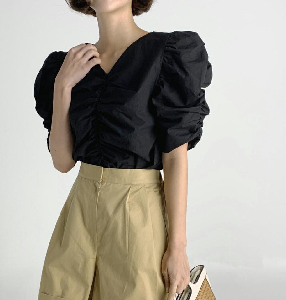 ギャザーVネックブラウス・b67454 レディース 【bl】トップス ブラウス 半袖 ハーフスリーブ Vネック ギャザー 白 ホワイト パフスリーブ 二の腕カバー ガーリー フェミニン かわいい 可愛い 夏 韓国ファッション