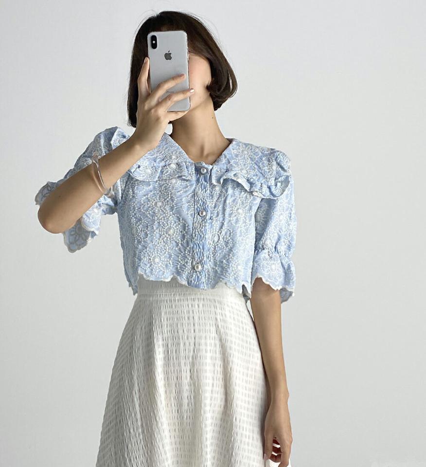 花柄刺繍フリルカラーブラウス・t67460 レディース 【bl】トップス ブラウス 半袖 ハーフスリーブ フリル 大きい襟 花柄 刺繍 かわいい 可愛い ガーリー へそ出し 紫 パープル 夏 韓国ファッション