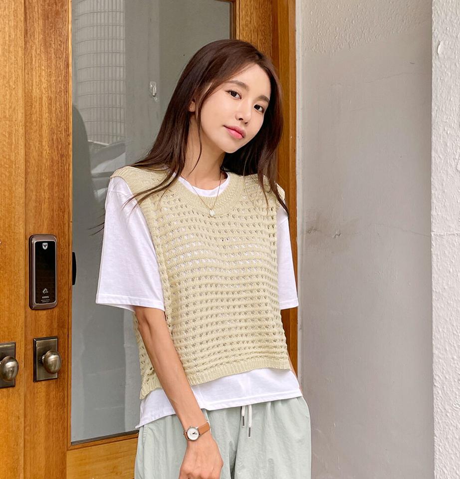 リネン混パンチングニットベスト・t68177 レディース 【tops】ベスト ニット メッシュ パンチング 透け感 レイヤード カジュアル リネン ラウンドネック クロップド丈 大人 ベージュ 春 夏 サマーニット 韓国ファッション