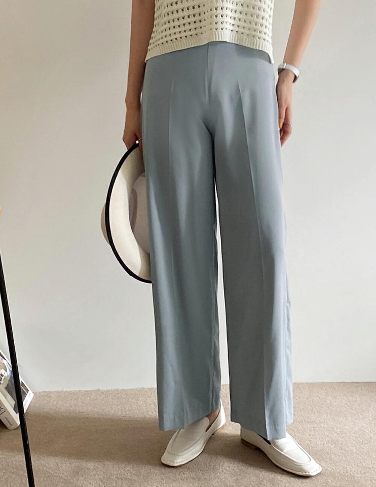 シルキーストレートスラックス・t68211 レディース 【pt】パンツ ズボン スラックス ロングパンツ ストレート シルキー 大人 単色 無地 シンプル 水色 きれいめ ツヤ 光沢 センタープレス ハイウエスト 春 夏 韓国ファッション