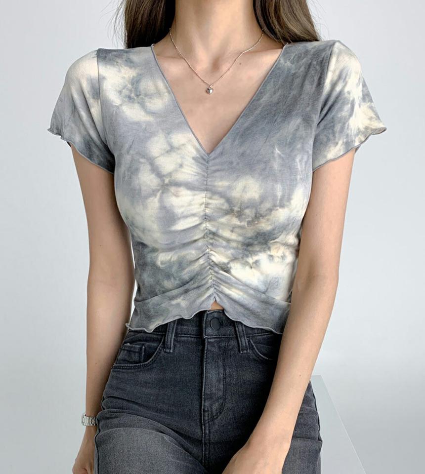 タイダイシャーリングTシャツ・t02950 レディース 【tops】トップス Tシャツ 半袖 シャーリング タイダイ たいだい 模様 柄 へそ出し 肌見せ クロップド丈 韓スト ストリート ピチT タイト スリム Y2K Vネック 夏 韓国ファッション