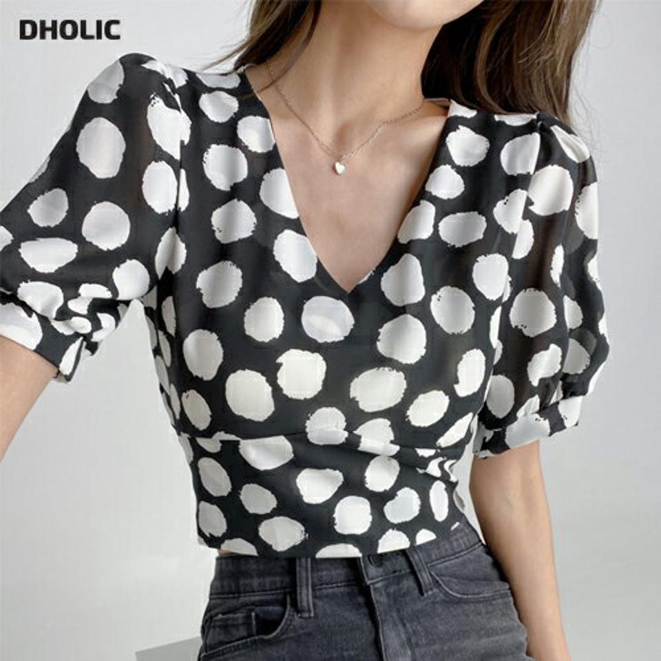 シャーリングドットブラウス・t02970 レディース 【bl】トップス ブラウス 半袖 ハーフスリーブ ドット柄 シャーリング ガーリー かわいい 可愛い パフスリーブ 大人 フェミニン Vネック 二の腕カバー 夏 韓国ファッション