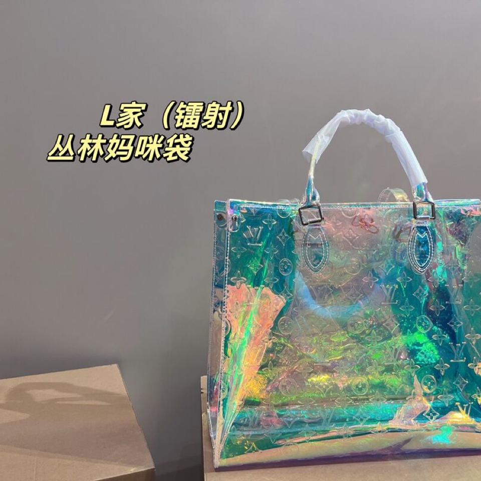 {{.FirstItem.Brand.Name}}({{.FirstItem.Brand.NameKana}})の「{{.FirstItem.Name}}」を使った{{.PostType}}