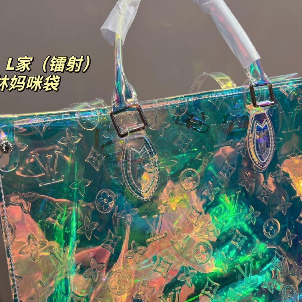{{.FirstItem.Brand.Name}}({{.FirstItem.Brand.NameKana}})の「{{.FirstItem.Name}}」を使った{{.PostType}}